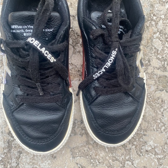 Too Small - Picture 2 of 4